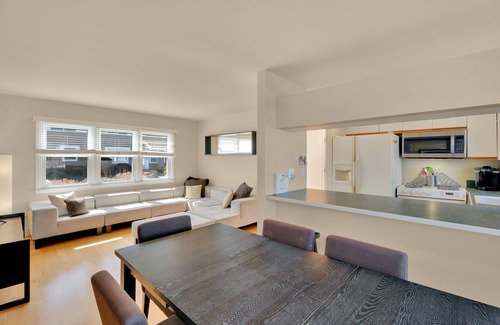 Hampton Bays House | Hamptons Waterfront With Private Beach & Pool