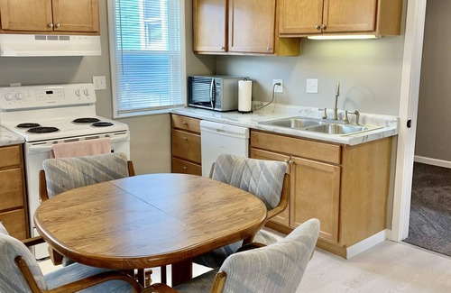 Port Clinton House | HANDICAP ACCESSIBLE 3BR HOME IN DOWNTOWN PC