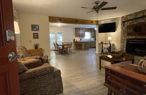 Dahlonega Cabin | Handicapped Friendly in Dahlonega