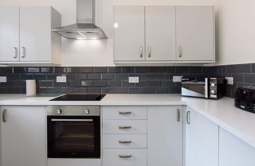 Newport Apartment | Handpost Heights