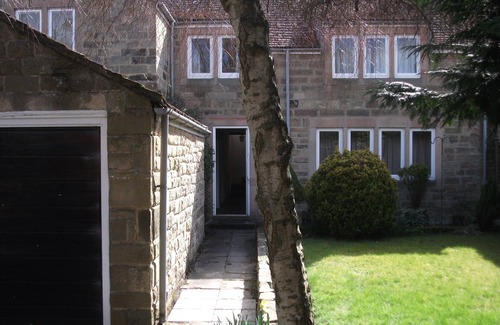 Rowsley House | Handsome house in lovely village of Rowsley, ideal as a Peak District base