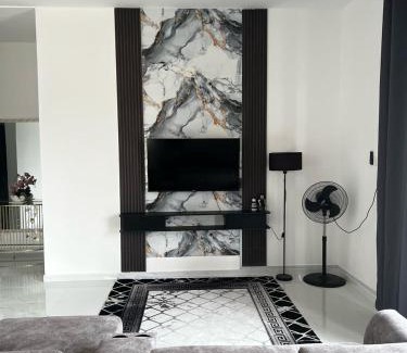 Kampong Raja House | Hanfawa Luxe Stay Homestay