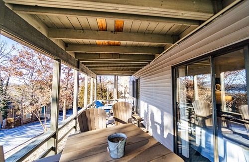 Osage Beach Apartment | Hang Out 1 Cozy Retreat Next to Margaritaville!