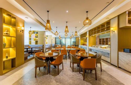 Downtown Hangzhou Hotel | Hangzhou West Lake Hubin Yintai Atour Hotel