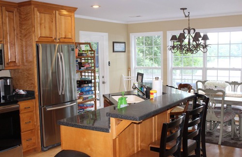 Arley House | Hannah's Hideaway-3 Miles To Stores, Restaurants, Sleeps 16, No Steps To water!