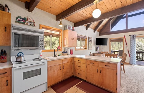Peshastin House | Hansel Getaway Chalet - Cabin close to Leavenworth