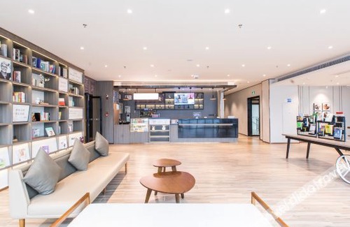 Honghuagang District Hotel | HanTing Hotel (Zunyi High-Speed Railway Station)