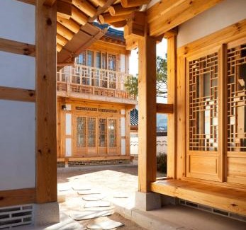 Jingwan-dong House | Hanultari Hanokstay