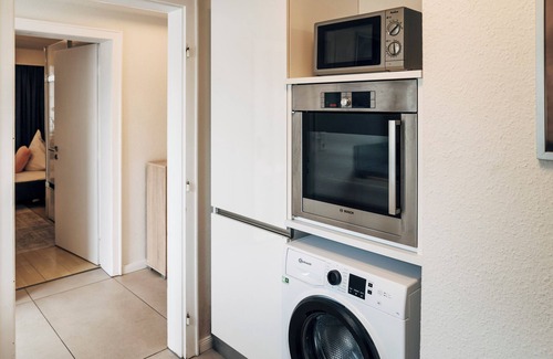 Murwik Apartment | Happiness has six letters: EAST SEA