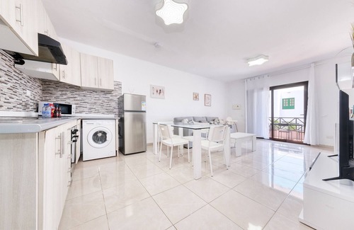 Puerto del Carmen Ski Chalet | Happy Beach Home