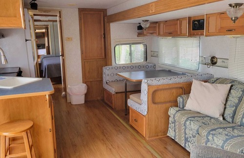 Key Largo RV Rental | Happy Camper's Tropical Oasis