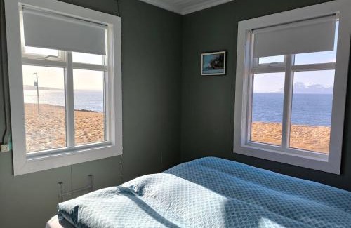 Langanesbyggð House | Happy-Cove Guesthouse - by the sea