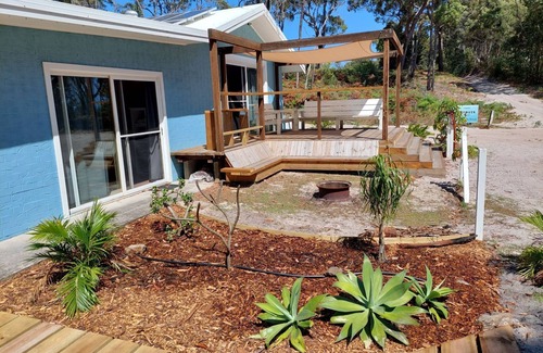 Brisbane Waterfront House | Happy Days On The Beach at Bulwer