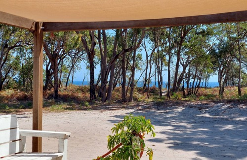 Brisbane Waterfront House | Happy Days On The Beach at Bulwer