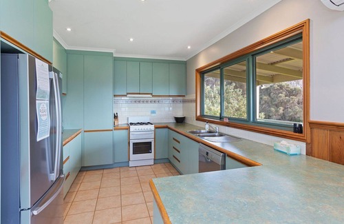 Marengo House | Happy Days - Calm Vacation Paradise Surrounded by Lush Greenery and Ocean Views