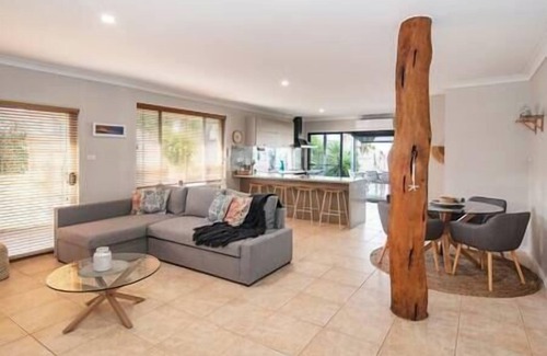 Broadwater House | Happy Daze Beach House- Pool
