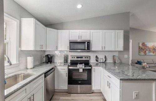 Ocala House | Happy Daze Ocala~Pet Friendly/Fenced Yard-WEC 14mi