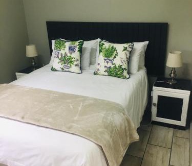 Swellendam Apartment | Happy Daze (Self catering)