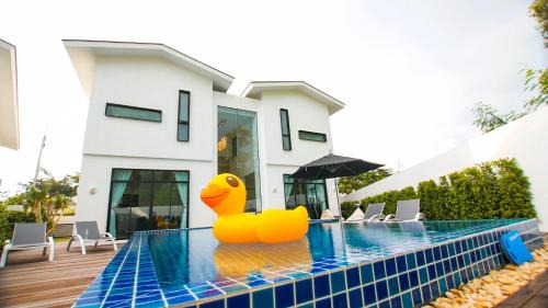 Chalong Villa | Happy Family Villa