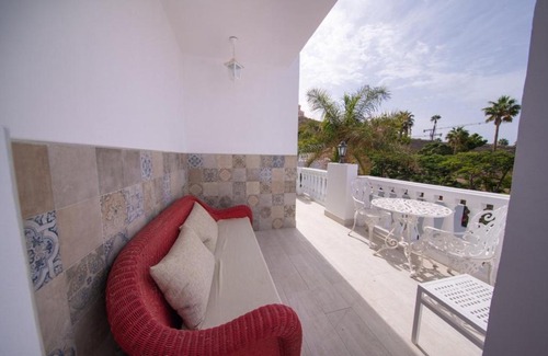 Costa Adeje Ski Chalet | Happy Harmonia