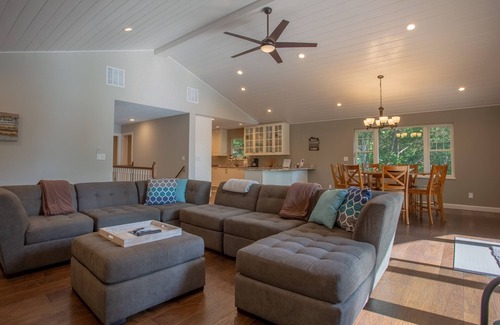 Ridgedale House | Happy Hideaway 4 Bedroom Home by RedAwning