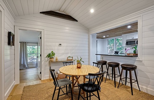 Highlands House | Happy Hiker, Nearby hiking, NEW FIREPIT, Modern renovation, Dog Friendly