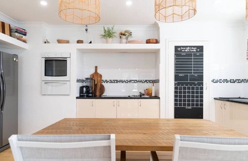 Connolly House | Happy Holiday Haven