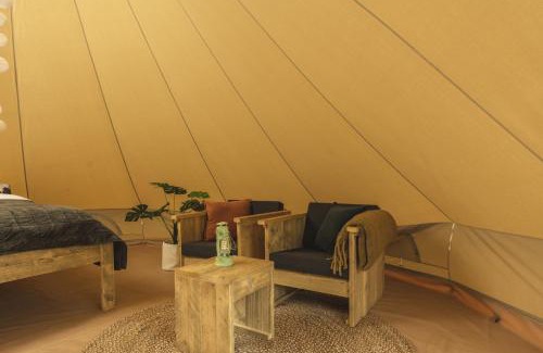 Zuna House | Happy in the meadow tent with private sanitary facilities 2 pers.
