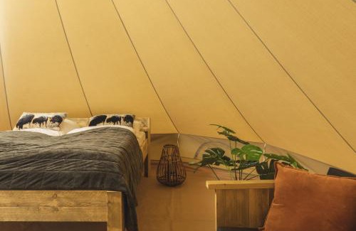 Zuna House | Happy in the meadow tent with private sanitary facilities 2 pers.