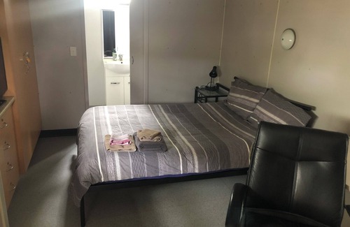 Cloncurry Hotel | Happy Jacks Cabins and Offices