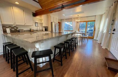 Arnold Ski Chalet | Happy Lake Chalet