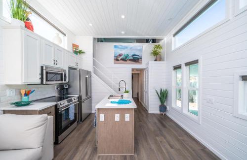 Parker Strip House | Happy Our! at Roadrunner Resort