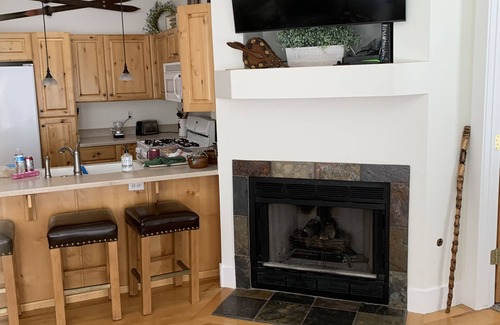 Pinebrook Condo | Happy Pinebrook Condo