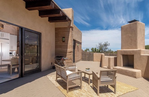 Santa Fe House | Happy Ram: Views! Beautiful. Peaceful. Upscale. Secluded.