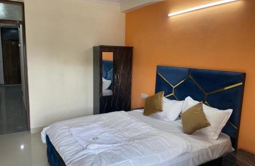 Sainik Farm Hotel | Happy Residency Unit 2