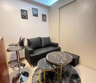 Las Pinas Apartment | Happy south