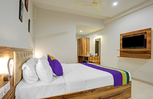Palm Meadows Hotel | Happy Stays