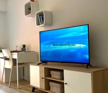 Orient Bay Apartment | Happy studio Orient bay Palm court Residence