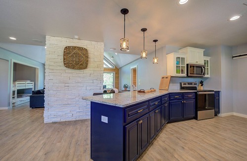 Glenwood House | Happy Times on Caddo River by StayLage