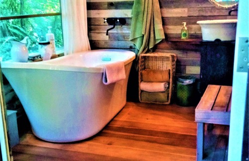 Duvall House | Happy Trails Cottage for Nature Lovers