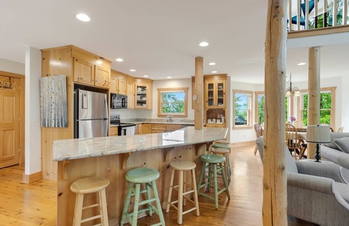 Pickens House | Happy Trails: Jacuzzi, Lookout Tower, Views!