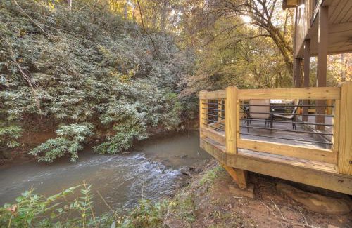Mineral Bluff House | Happy Trout Hideaway - Creek Views Of Hot House Creek, Hot Tub, Outdoor Fire Pit, Cozy Atmosphere - Mineral Bluff, GA