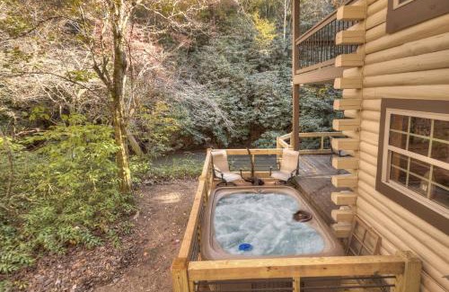 Mineral Bluff House | Happy Trout Hideaway - Creek Views Of Hot House Creek, Hot Tub, Outdoor Fire Pit, Cozy Atmosphere - Mineral Bluff, GA