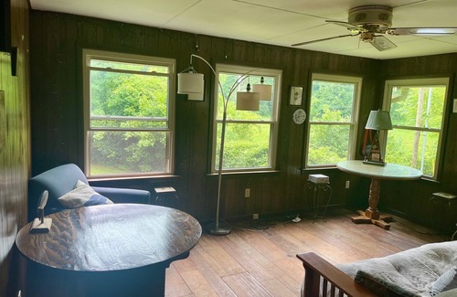 Tallassee House | Happy Valley Mountain Getaway!