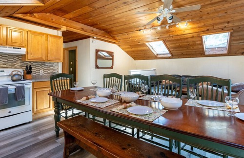 Killington House | HappyCub- AC, Hot Tub, Fire Pit, Game Room!