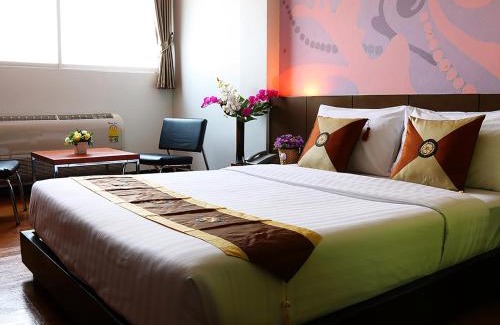 Khlong Chan Hotel | Happyland Mansion