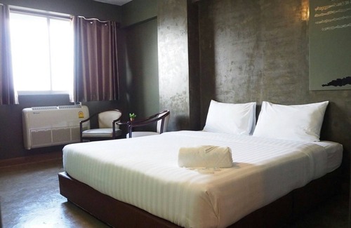 Khlong Chan Hotel | Happyland Mansion