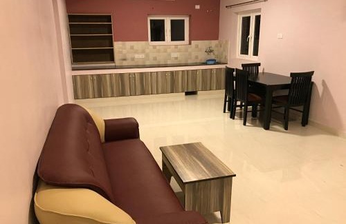 Ooty Hotel | HAPPYSTAY rooms and cottages