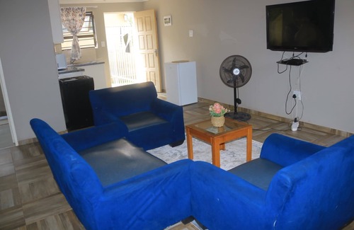 Greater Johannesburg Metropolitan Area House | Happytimes Guest House