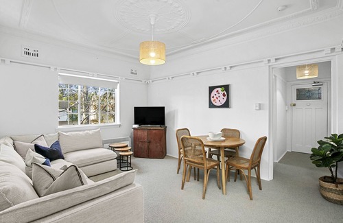 Neutral Bay Apartment | HAR10 Harriette St Hideaway: 2-Bed Apt in Neutral Bay